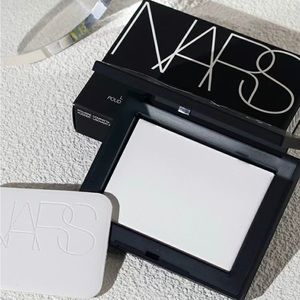 Nars translucent light reflecting pressed setting powder